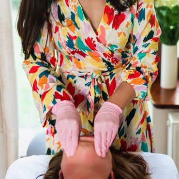 Terapia manualna twarzy